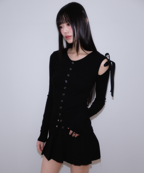 ROSEFRANTZ（ロゼフランツ）の「One Off-Shoulder Strap Long Sleeve [Black]（Tシャツ/カットソー・レディース・ブラック・OS）」の7枚目の写真
