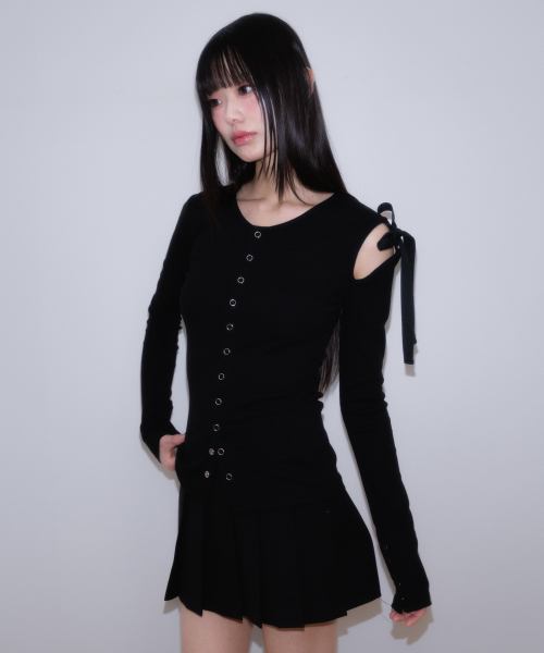 ROSEFRANTZ（ロゼフランツ）の「One Off-Shoulder Strap Long Sleeve [Black]（Tシャツ/カットソー・レディース・ブラック・OS）」の8枚目の写真