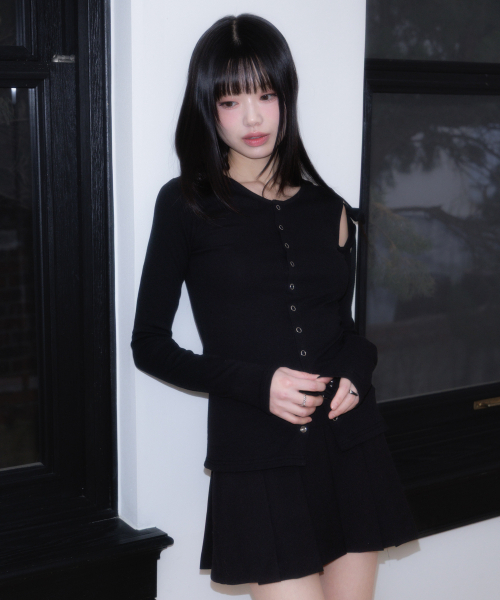 ROSEFRANTZ（ロゼフランツ）の「One Off-Shoulder Strap Long Sleeve [Black]（Tシャツ/カットソー・レディース・ブラック・OS）」の10枚目の写真