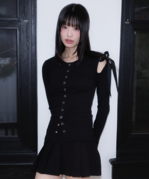 ROSEFRANTZ（ロゼフランツ）の「One Off-Shoulder Strap Long Sleeve [Black]（Tシャツ/カットソー・レディース・ブラック・OS）」の11枚目の写真