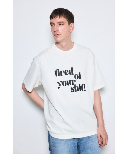 AZUL by moussy（アズールバイマウジー）の「tired of your shit Tシャツ（Tシャツ/カットソー・メンズ・ホワイト/ライトブルー/ブラック/グレー・LARGE/MEDIUM/SMALL）」の7枚目の写真