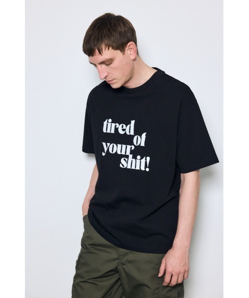 AZUL by moussy（アズールバイマウジー）の「tired of your shit Tシャツ（Tシャツ/カットソー・メンズ・ホワイト/ライトブルー/ブラック/グレー・LARGE/MEDIUM/SMALL）」の17枚目の写真