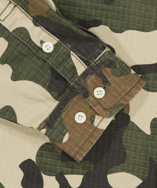 WKNDRS(ウィーキャンドース)の「VINTAGE WASHED SHIRT (CAMO)(シャツ/ブラウス・レディース・その他・MEDIUM/LARGE/X-LARGE)」の5枚目の写真