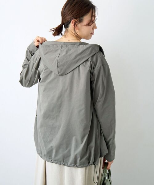 le.coeur blanc（ルクールブラン）の「《WEB限定アイテム》UVカットパーカー（パーカー・レディース・カーキオリーブ/ブラック/ライトグレー/ブラウン・38）」の4枚目の写真