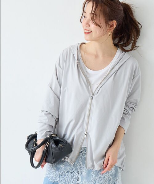 le.coeur blanc（ルクールブラン）の「《WEB限定アイテム》UVカットパーカー（パーカー・レディース・カーキオリーブ/ブラック/ライトグレー/ブラウン・38）」の3枚目の写真