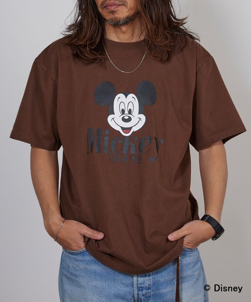 GOOD ROCK SPEED（グッドロックスピード）の「GOOD ROCK SPEED/グッドロックスピード / Disney / MickeyMouse / ピグメント加工プリントデザイン クルーネックTシャツ2026年春夏（Tシャツ/カットソー・メンズ・ホワイト/ブラウン・S/M/L）」の2枚目の写真