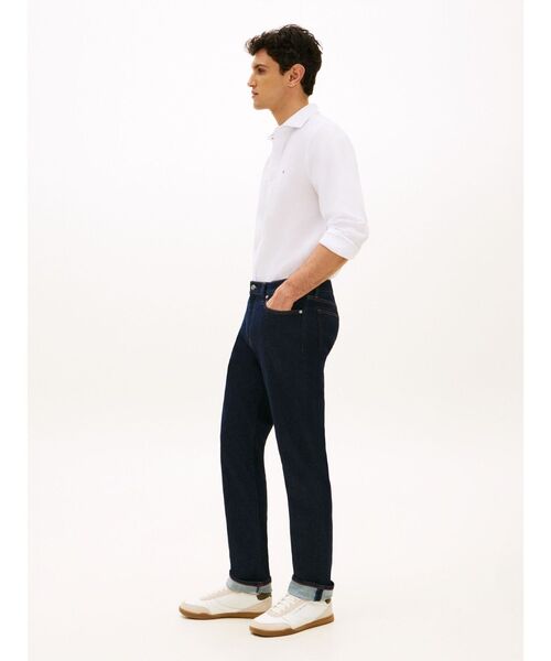 TOMMY HILFIGER(トミーヒルフィガー)の「クールマックスストレートダークインディゴデニムパンツ(デニムパンツ・メンズ・ブルー・32inch/32W 32L/36inch/34inch/28inch)」の3枚目の写真