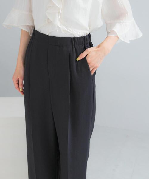 URBAN RESEARCH ROSSO WOMEN（アーバンリサーチ　ロッソ）の「DONEEYU　ダブルクロスワイドパンツ（その他パンツ・レディース・オフホワイト/ブラック・36/38）」の5枚目の写真