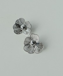 フラワー透かしピアス