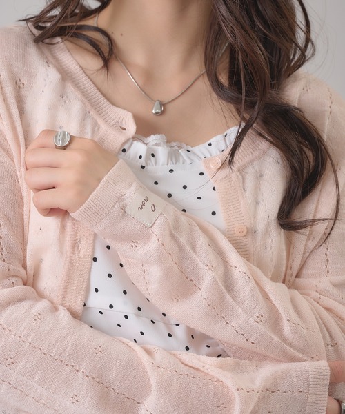 apres jour mignon(アプレジュールミニョン)の「アイレットシアーカーディガン(カーディガン/ボレロ・レディース・アイボリー/ピンク/ネイビー・フリー/LARGE)」の3枚目の写真