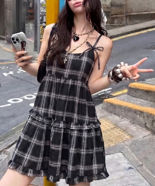 P.V.T(ピーブイティー)の「リボン付きチェックキャミティアードチュニック(ワンピース・レディース・Black/モカ・M)」の1枚目の写真