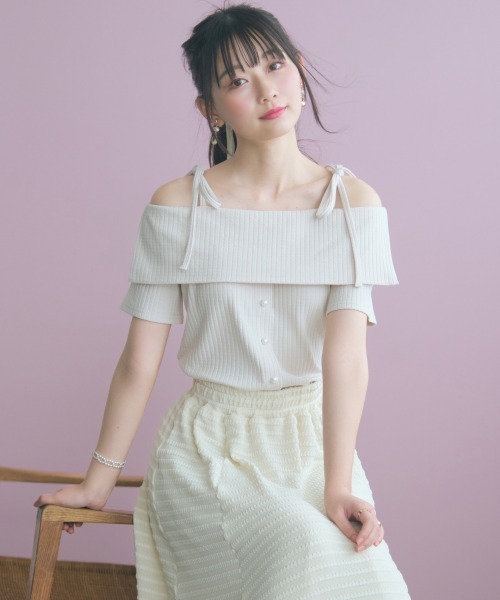 marun(マルン)の「<大きいサイズ>肩リボンオフショルダーテレコリブカットソー marun(Tシャツ/カットソー・レディース・グレイッシュベージュ/ブラック・L/LL/3L/4L/5L)」の19枚目の写真