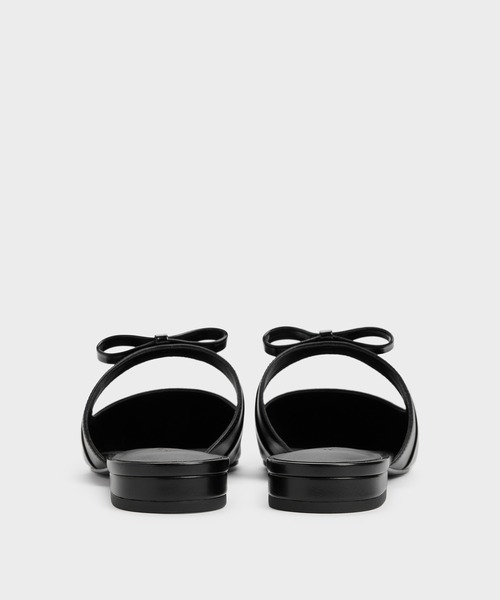 CHARLES & KEITH(チャールズ & キース)の「Kaleen カリーン ポインテッドミュール(パンプス・レディース・ブラック/アイボリー・23.5cm/23cm/22.5cm/25.5cm/25cm/24.5cm)」の8枚目の写真