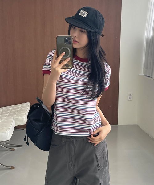 UNE MANSION(ユヌマンション)の「バイカラーボーダーTシャツカットソー(Tシャツ/カットソー・レディース・ワインレッド/ブラウン/ネイビー・FREE)」の5枚目の写真