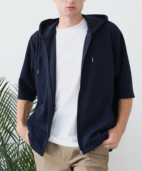 Blue Standard (ブルースタンダード)の「【BLUE STANDARD/ブルースタンダード】【ベタつかずサラサラ持続】ドライリップル 5分袖パーカー 吸水速乾 涼しい凸凹素材(パーカー・メンズ・ネイビー/グレー/ブラック・LARGE/MEDIUM/X-LARGE)」の2枚目の写真