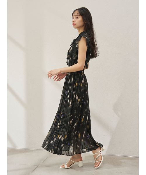 SNIDEL(スナイデル)の「【販路限定サイズあり】Sustainableフリルプリーツワンピース(ワンピース・レディース・アイボリー/ブラック/ライトピンク・0/1/2/00)」の16枚目の写真