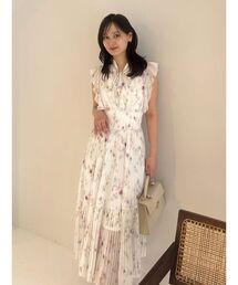 SNIDEL | 【販路限定サイズあり】Sustainableフリルプリーツワンピース(ワンピース)