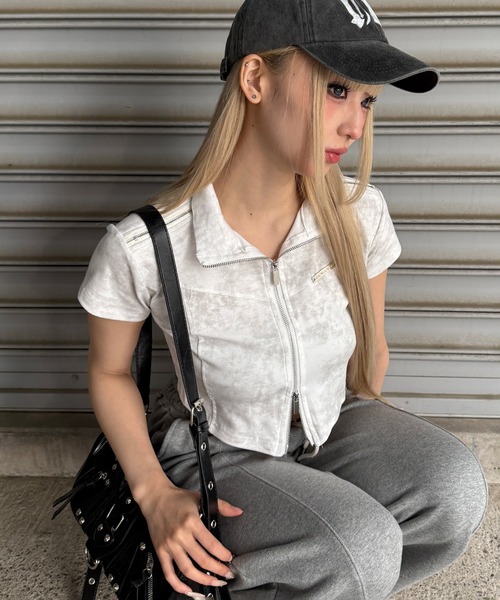 Figments(フィグメンツ)の「メタルバッジZIPトップ(Tシャツ/カットソー・レディース・ホワイト/ブラック・FREE)」の3枚目の写真