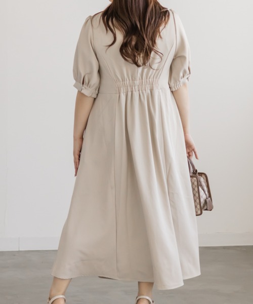 CLETTE(クレット)の「CLETTEオリジナルフロントボタンセミフレアワンピース(ワンピース・レディース・ライトベージュ/ネイビー/グリーン・4L/3L/LL)」の5枚目の写真