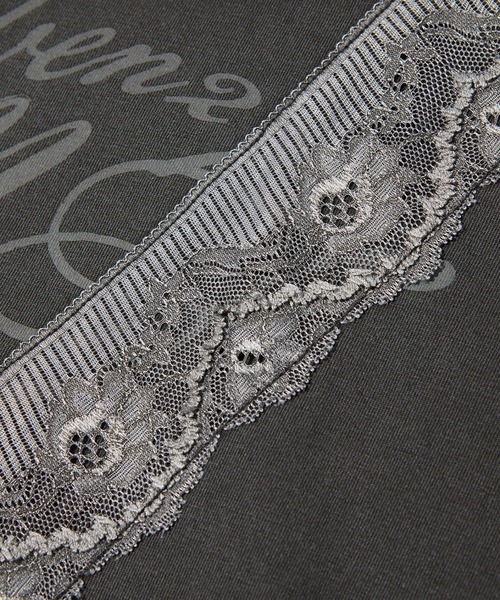 MILKFED.(ミルクフェド)の「LACE S/S TOP(Tシャツ/カットソー・レディース・オフホワイト/グレー/ブラック・ONE SIZE)」の16枚目の写真