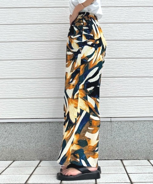 Q(キュー)の「プリーツリーフ柄PT(その他パンツ・レディース・ブルー系その他/ブラック系その他・MEDIUM)」の16枚目の写真