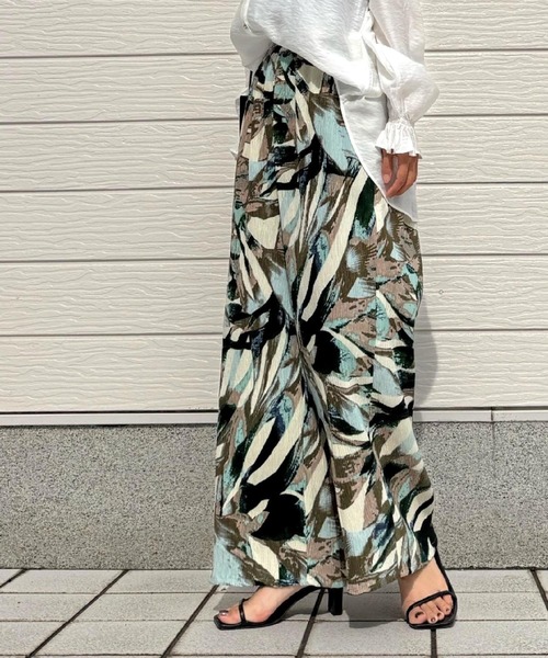 Q(キュー)の「プリーツリーフ柄PT(その他パンツ・レディース・ブルー系その他/ブラック系その他・MEDIUM)」の18枚目の写真