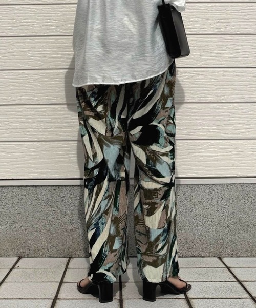 Q(キュー)の「プリーツリーフ柄PT(その他パンツ・レディース・ブルー系その他/ブラック系その他・MEDIUM)」の20枚目の写真