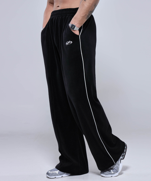 PHYSICAL GARMENTS（フィジカルガーメンツ）の「P2584 ベロアトラックパンツ [ブラック]（スウェットパンツ・メンズ・ブラック・1/2）」の2枚目の写真