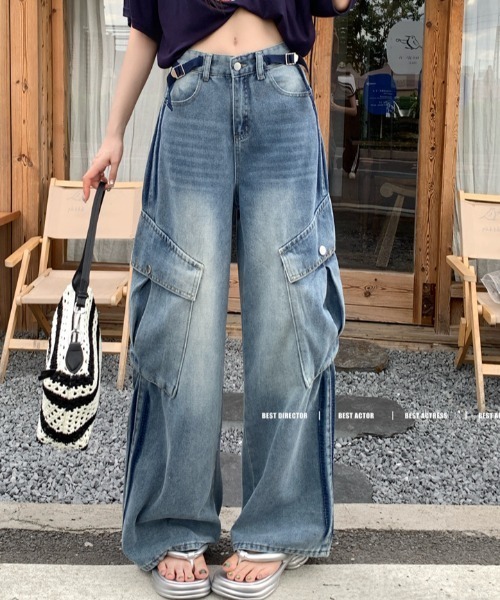 AMAJI(アマジ)の「ストライプ柄 配色 デニムパンツ(デニムパンツ・レディース・ブルー・SMALL/MEDIUM/LARGE/X-LARGE)」の3枚目の写真
