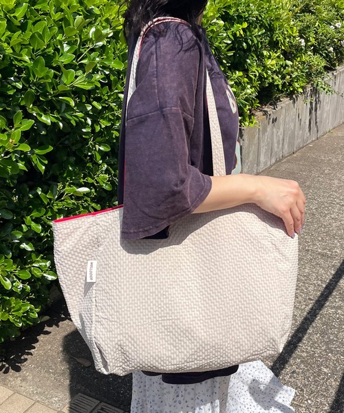 CRB(シーアールビー)の「ロゴリバーシブルトートバッグ(トートバッグ・レディース・ピンク/レッド/アイボリー/パープル・F)」の6枚目の写真