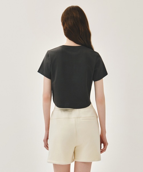 MARITHE + FRANCOIS GIRBAUD(マリテフランソワジルボー)の「W SILVER LETTERING CROP TEE(Tシャツ/カットソー・レディース・ピンク/アイボリー/チャコール・SMALL/MEDIUM)」の5枚目の写真