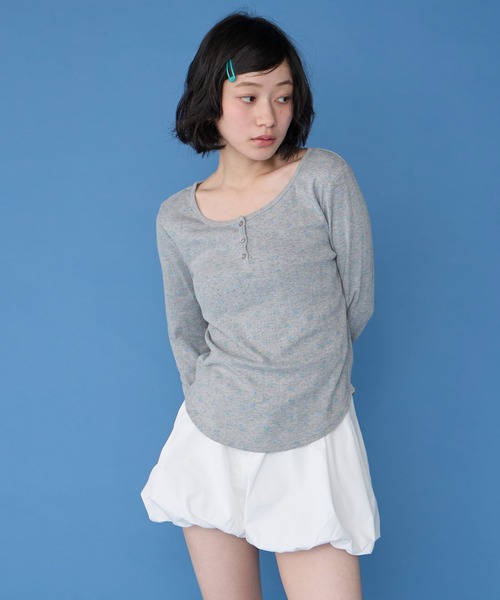 Unblend(アンブレンド)の「【Unblend】パターンメッシュ ヘンリーネック アソートロンT(Tシャツ/カットソー・レディース・グレー系/チャコール/杢グレー/ブラック系/プラム/オフホワイト/ホワイト系・FREE)」の6枚目の写真