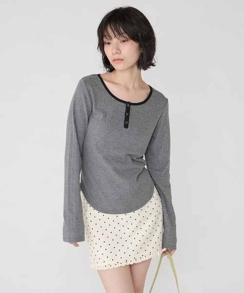 Unblend(アンブレンド)の「【Unblend】パターンメッシュ ヘンリーネック アソートロンT(Tシャツ/カットソー・レディース・グレー系/チャコール/杢グレー/ブラック系/プラム/オフホワイト/ホワイト系・FREE)」の5枚目の写真