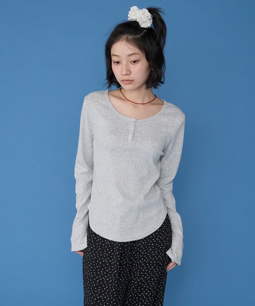 Unblend(アンブレンド)の「【Unblend】パターンメッシュ ヘンリーネック アソートロンT(Tシャツ/カットソー・レディース・グレー系/チャコール/杢グレー/ブラック系/プラム/オフホワイト/ホワイト系・FREE)」の22枚目の写真