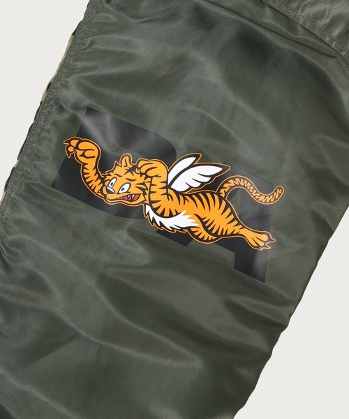 A BATHING APE(アベイシングエイプ)の「1ST CAMO BOMBER JACKET(ミリタリージャケット・メンズ・ブラック/オリーブ・XX-LARGE/SMALL/MEDIUM/X-LARGE/LARGE)」の5枚目の写真