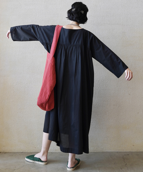 JOURNAL STANDARD LUXE(ジャーナルスタンダード ラックス)の「【SOIL】60s CAMBRIC SIDE GATHERED DRESS(ワンピース・レディース・ブラック/カーキ・2)」の4枚目の写真