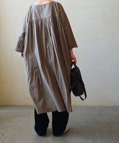JOURNAL STANDARD LUXE(ジャーナルスタンダード ラックス)の「【SOIL】60s CAMBRIC SIDE GATHERED DRESS(ワンピース・レディース・ブラック/カーキ・2)」の7枚目の写真
