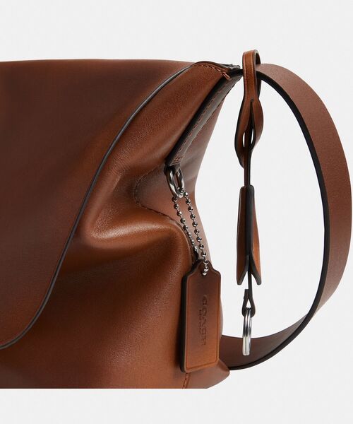 COACH（コーチ）の「ラドロー メッセンジャー・ラブド レザー（メッセンジャーバッグ・メンズ・ブラウン系その他・ONE）」の6枚目の写真