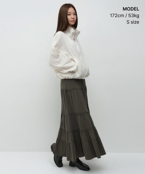 MUSINSA STANDARD WOMAN（ムシンサスタンダードウーマン）の「ウィメンズジャージティアードロングスカート[カーキブラウン]（スカート・レディース・その他・SMALL/MEDIUM/LARGE/X-SMALL）」の2枚目の写真