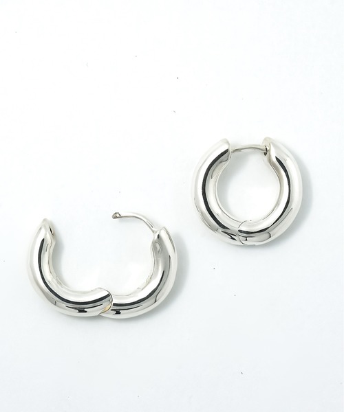 ANNIKA INEZ（アニカイネズ）の「【ANNIKA INEZ】ラージフープピアス　E1005 LRG Wide Oblique Hoops, Lrg（ピアス（両耳用）・レディース・シルバー・FREE）」の3枚目の写真