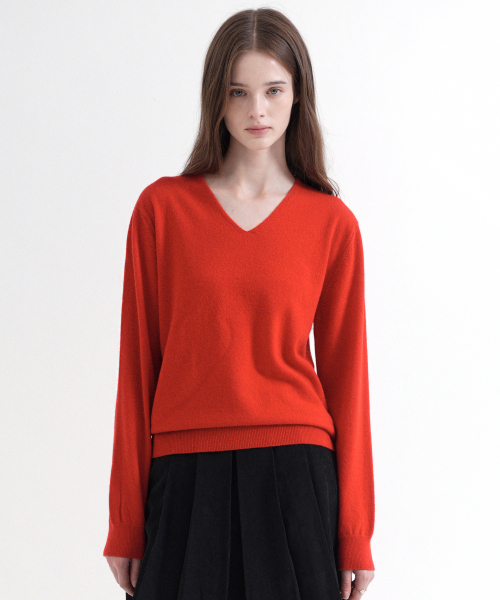 VLETI（ブレッティ）の「Merino Wool 100% V-Neck Basic Knit (red)（ニット/セーター・レディース・レッド・FREE）」の2枚目の写真