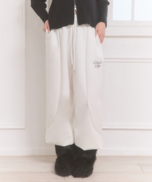 Mejoul(メジュール)の「【2026秋冬新作】ハートロゴ刺繍バレルレッグ スウェットパンツ(スウェットパンツ・レディース・ピンク/ホワイト/ブルー・F)」の19枚目の写真