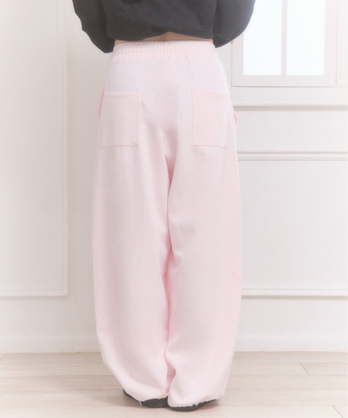 Mejoul(メジュール)の「【2026秋冬新作】ハートロゴ刺繍バレルレッグ スウェットパンツ(スウェットパンツ・レディース・ピンク/ホワイト/ブルー・F)」の11枚目の写真