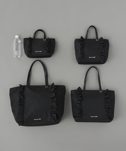 Maison de FLEUR(メゾンドフルール)の「撥水加工フロントフリル3ルームトートPetit(トートバッグ・レディース・ブラック・FREE)」の5枚目の写真