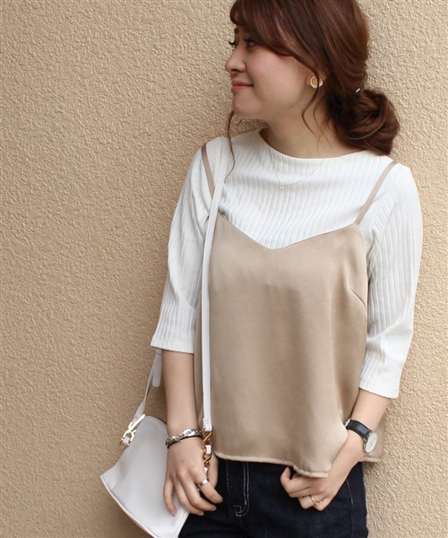 LIMITLESS LUXURY(リミットレスラグジュアリー)の「サテンキャミ◆(シャツ/ブラウス・レディース・ブラック/ベージュ/ブルー系その他・FREE)」の1枚目の写真