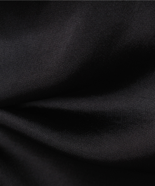 LIMITLESS LUXURY(リミットレスラグジュアリー)の「サテンキャミ◆(シャツ/ブラウス・レディース・ブラック/ベージュ/ブルー系その他・FREE)」の4枚目の写真