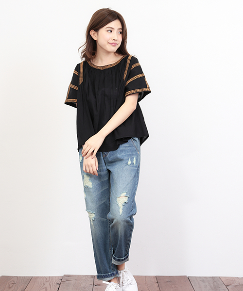 CUBE SUGAR(キューブシュガー)の「インド刺繍 キャンブリック ギャザーTブラウス(シャツ/ブラウス・レディース・ホワイト/ホワイト×ブラック/ブラック系その他・M)」の11枚目の写真