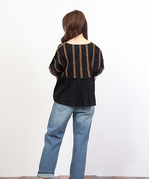 CUBE SUGAR(キューブシュガー)の「インド刺繍 キャンブリック ギャザーTブラウス(シャツ/ブラウス・レディース・ホワイト/ホワイト×ブラック/ブラック系その他・M)」の13枚目の写真