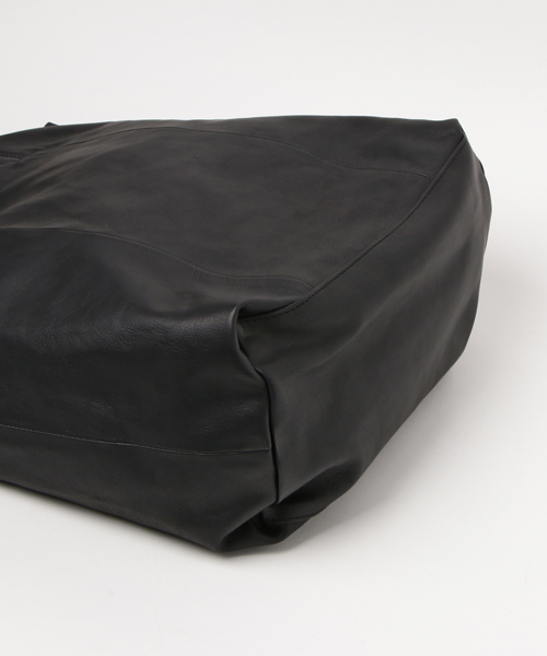 ZUCCa(ズッカ)の「ゴートレザーバッグ(トートバッグ・レディース・ブラック/ダークブラウン・FREE)」の5枚目の写真