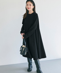 エンボス加工Aラインロングワンピース